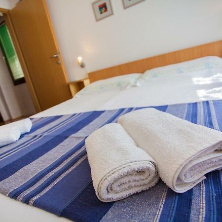 Hotel Sobe Ferlora Cres Exterior foto
